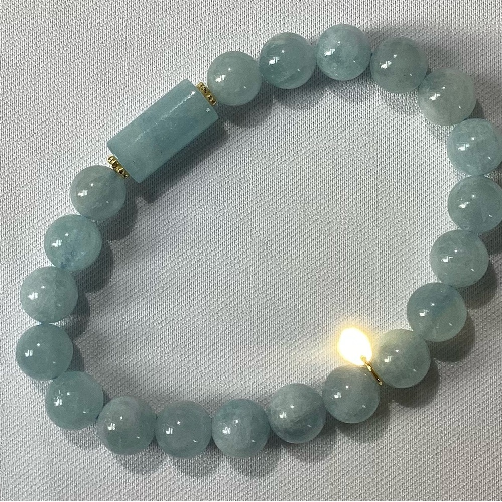 Elegant Aquamarine Beaded Bracelet